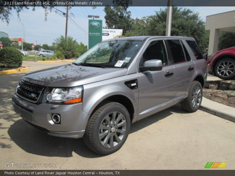 Front 3/4 View of 2013 LR2 HSE