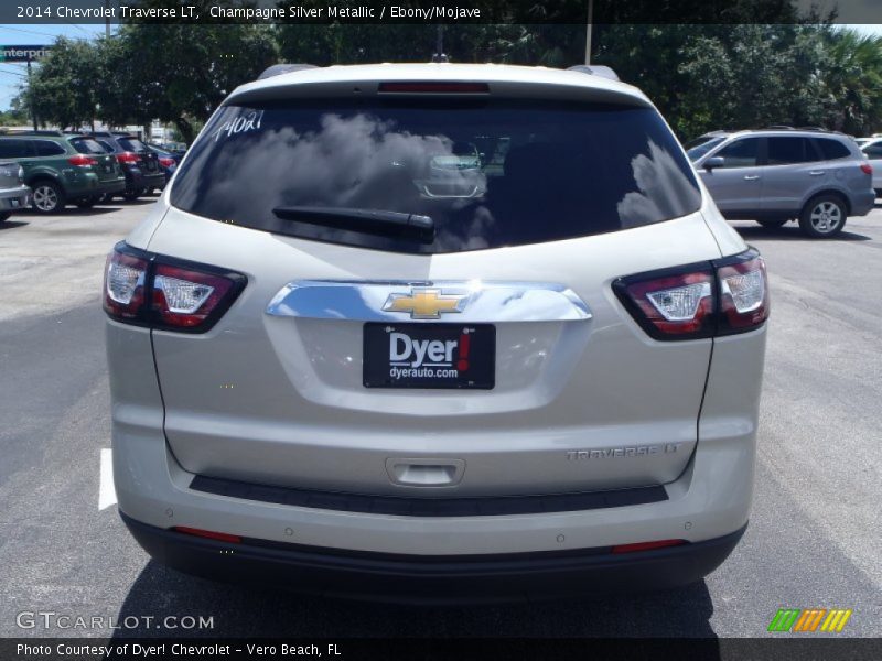Champagne Silver Metallic / Ebony/Mojave 2014 Chevrolet Traverse LT