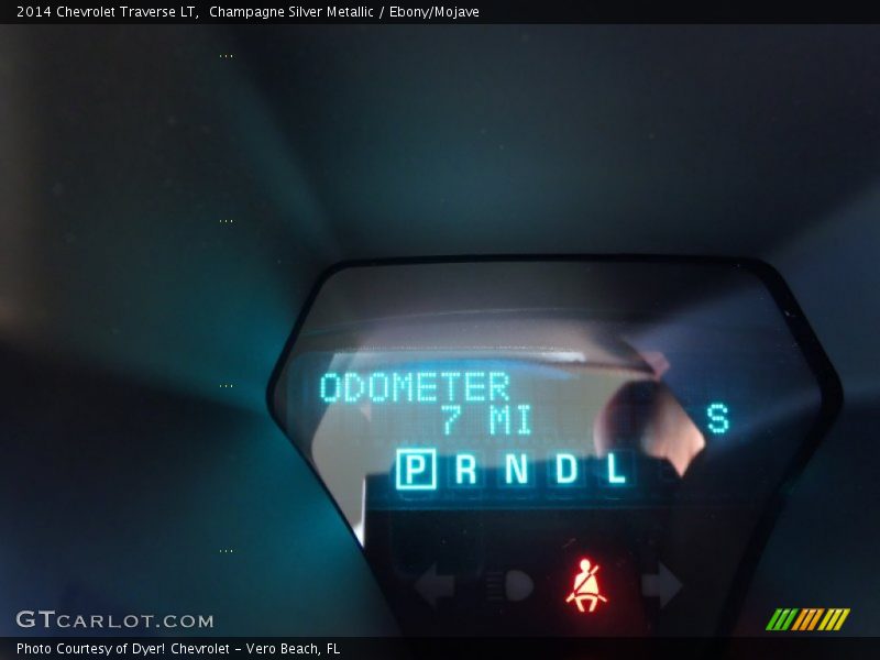 Champagne Silver Metallic / Ebony/Mojave 2014 Chevrolet Traverse LT