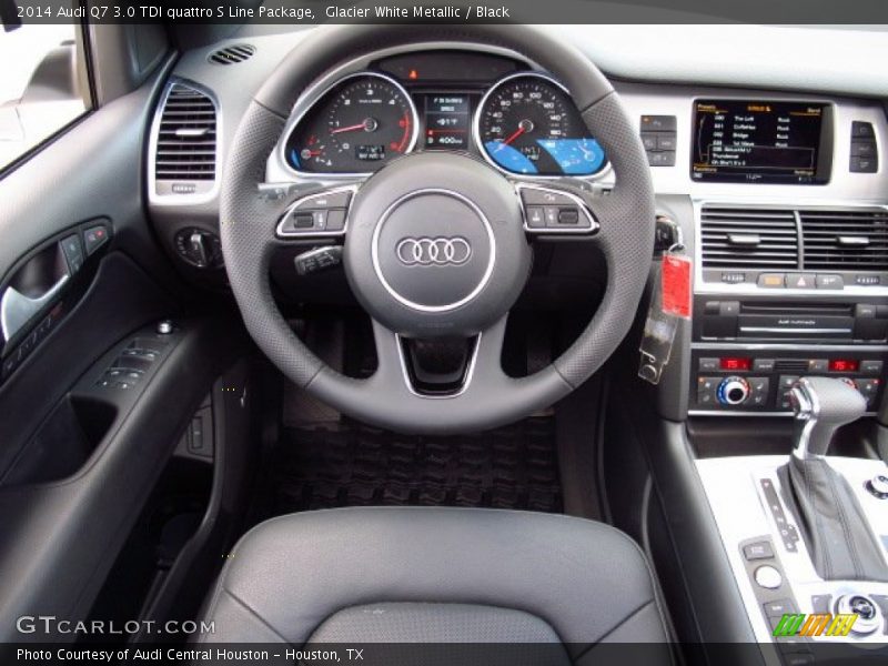 Dashboard of 2014 Q7 3.0 TDI quattro S Line Package