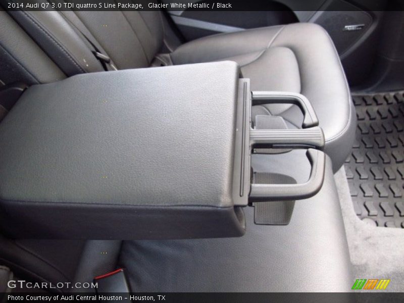 Rear Seat of 2014 Q7 3.0 TDI quattro S Line Package