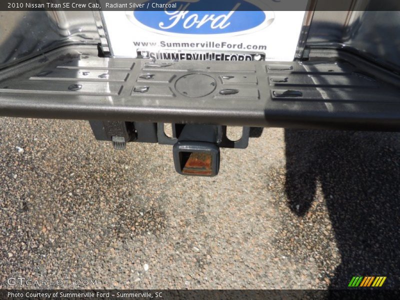 Radiant Silver / Charcoal 2010 Nissan Titan SE Crew Cab