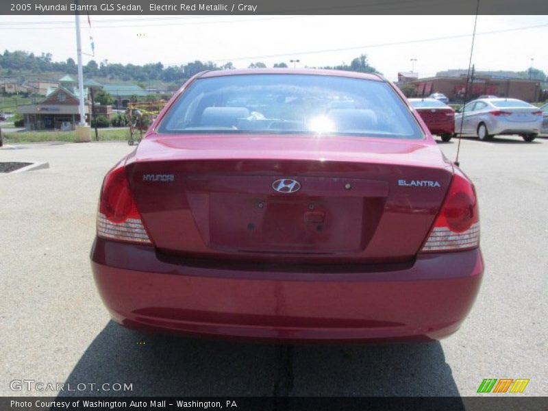 Electric Red Metallic / Gray 2005 Hyundai Elantra GLS Sedan