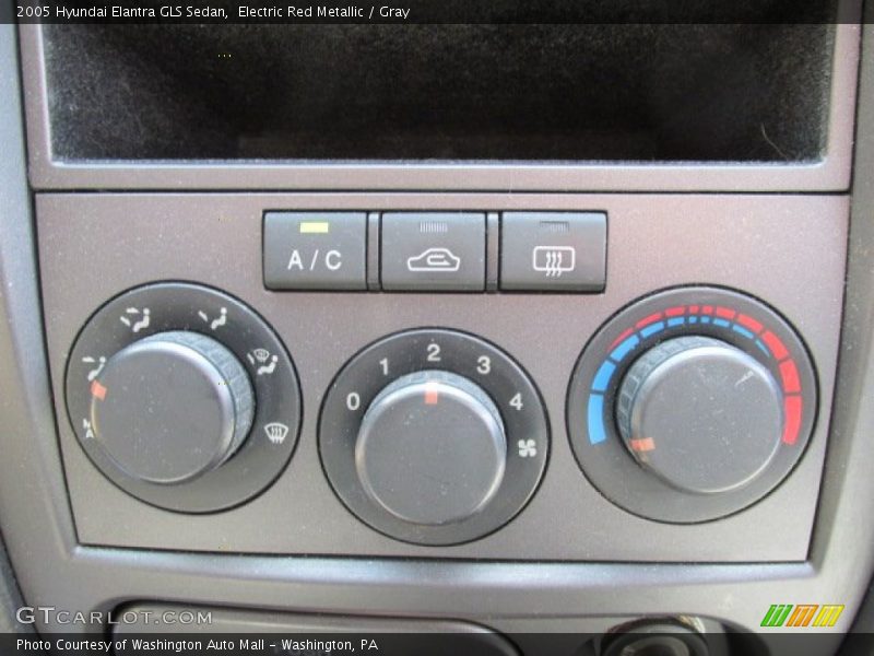 Electric Red Metallic / Gray 2005 Hyundai Elantra GLS Sedan