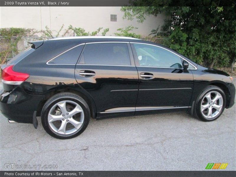Black / Ivory 2009 Toyota Venza V6