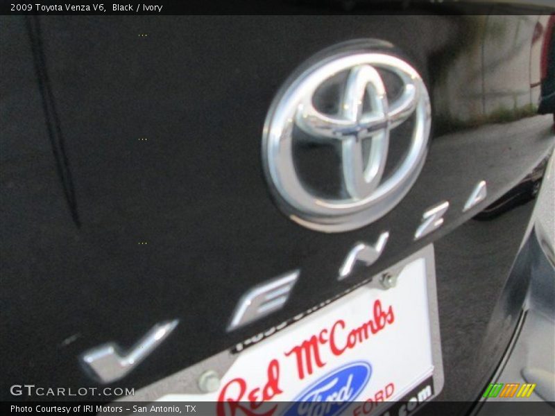Black / Ivory 2009 Toyota Venza V6