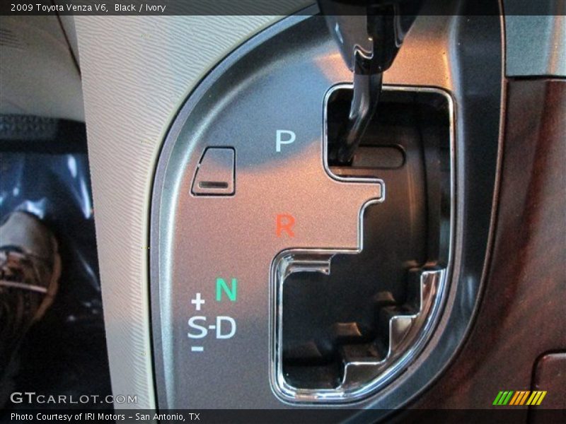Black / Ivory 2009 Toyota Venza V6