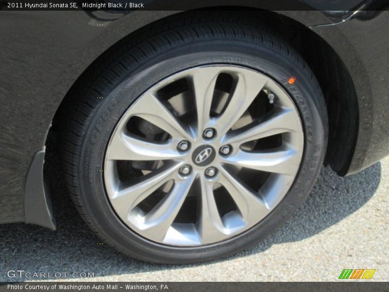 Midnight Black / Black 2011 Hyundai Sonata SE