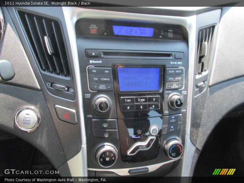 Midnight Black / Black 2011 Hyundai Sonata SE
