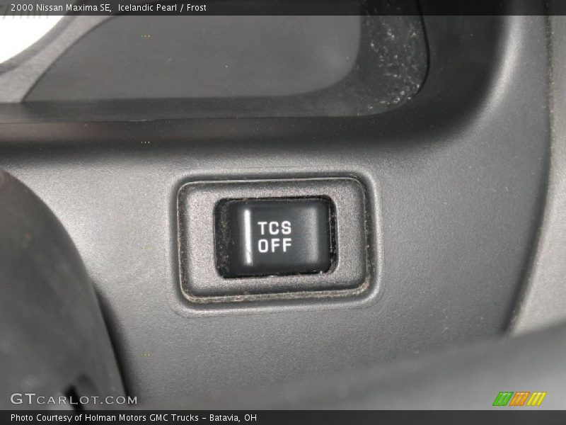 Icelandic Pearl / Frost 2000 Nissan Maxima SE