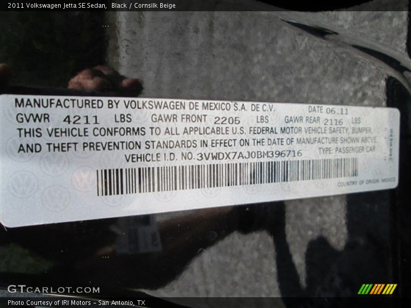 Black / Cornsilk Beige 2011 Volkswagen Jetta SE Sedan