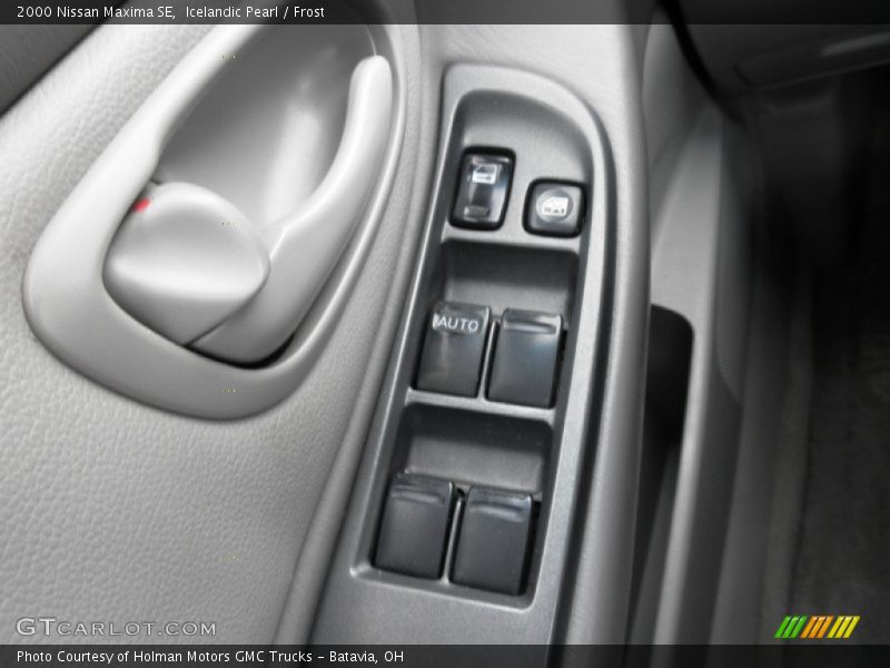 Icelandic Pearl / Frost 2000 Nissan Maxima SE