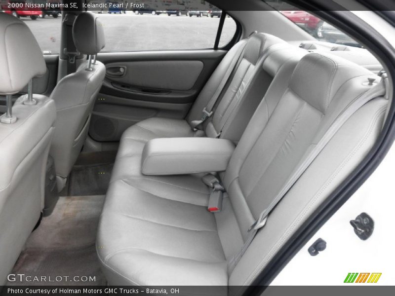 Icelandic Pearl / Frost 2000 Nissan Maxima SE
