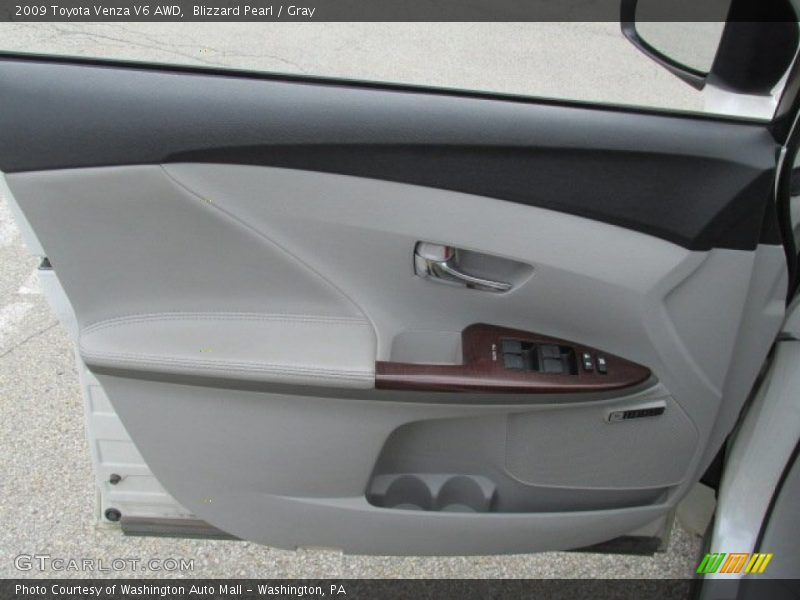 Blizzard Pearl / Gray 2009 Toyota Venza V6 AWD