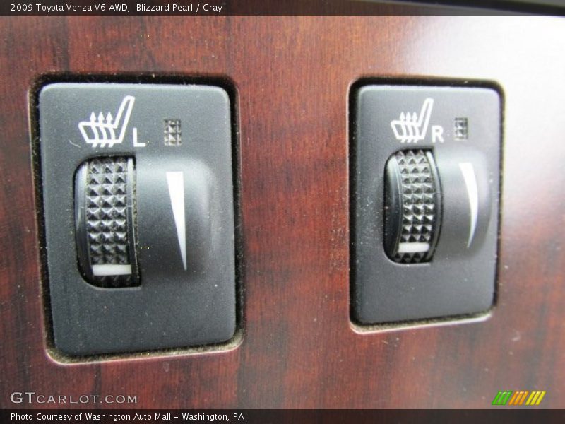 Blizzard Pearl / Gray 2009 Toyota Venza V6 AWD