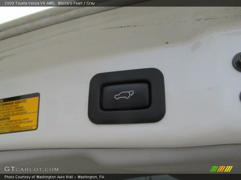 Blizzard Pearl / Gray 2009 Toyota Venza V6 AWD