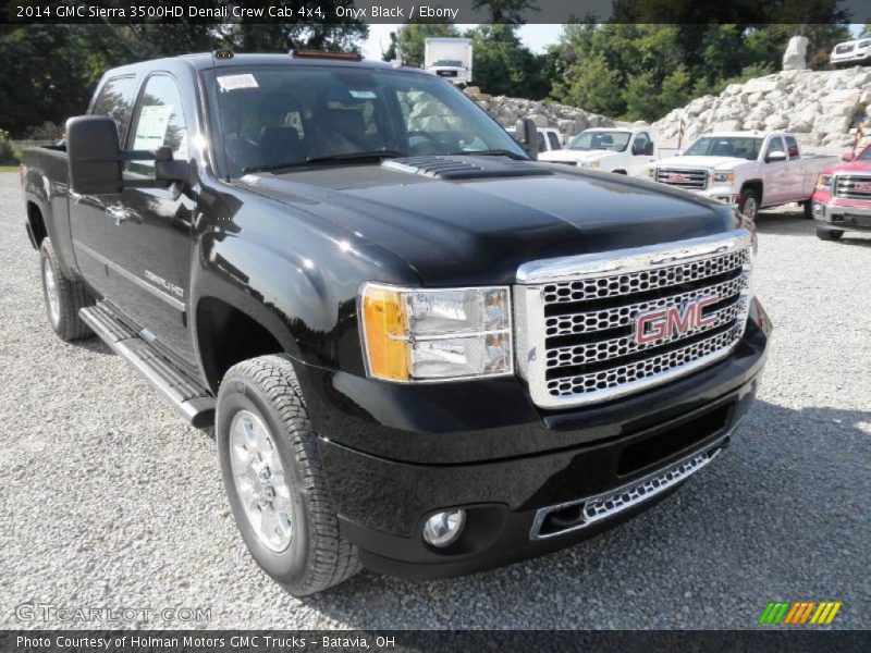 Front 3/4 View of 2014 Sierra 3500HD Denali Crew Cab 4x4