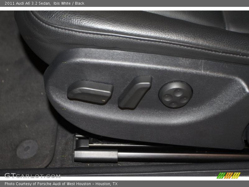 Ibis White / Black 2011 Audi A6 3.2 Sedan