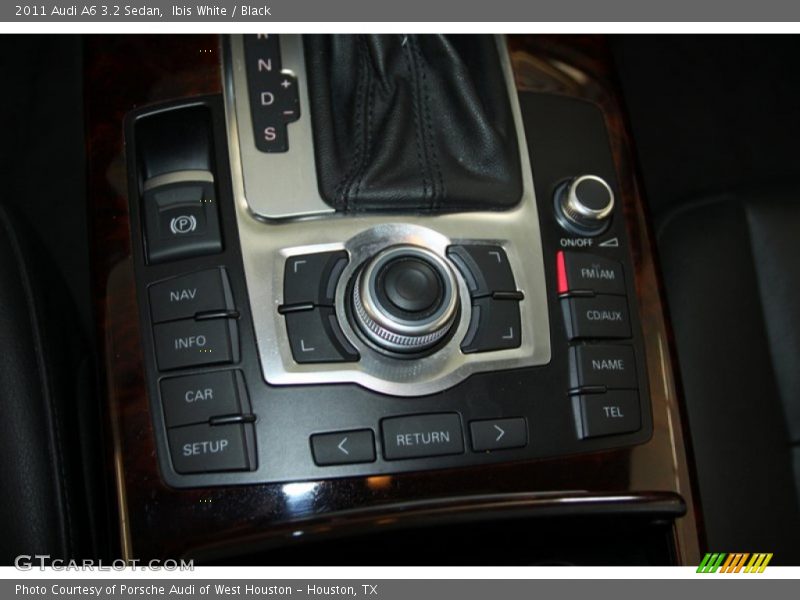 Controls of 2011 A6 3.2 Sedan