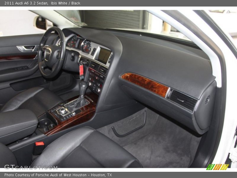 Ibis White / Black 2011 Audi A6 3.2 Sedan