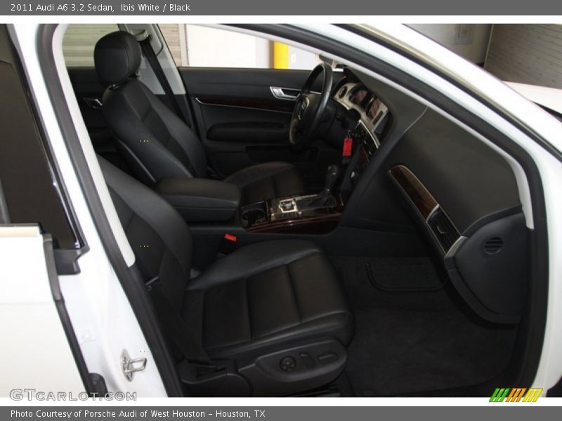 Ibis White / Black 2011 Audi A6 3.2 Sedan