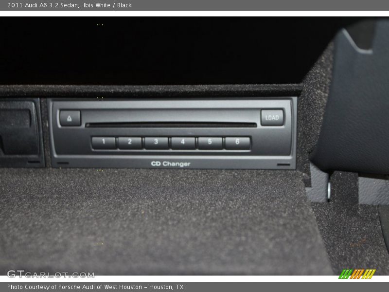 Ibis White / Black 2011 Audi A6 3.2 Sedan