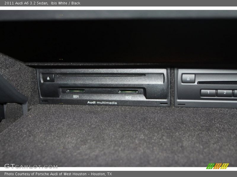 Ibis White / Black 2011 Audi A6 3.2 Sedan