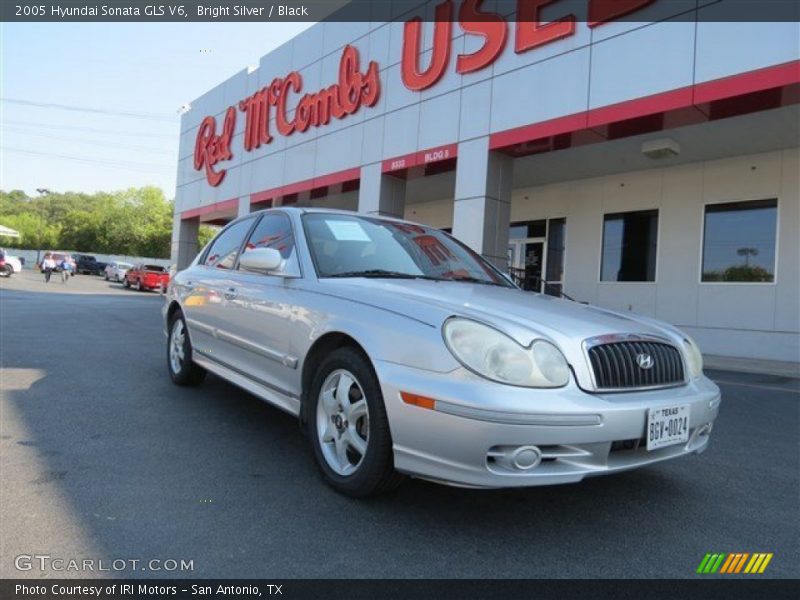 Bright Silver / Black 2005 Hyundai Sonata GLS V6