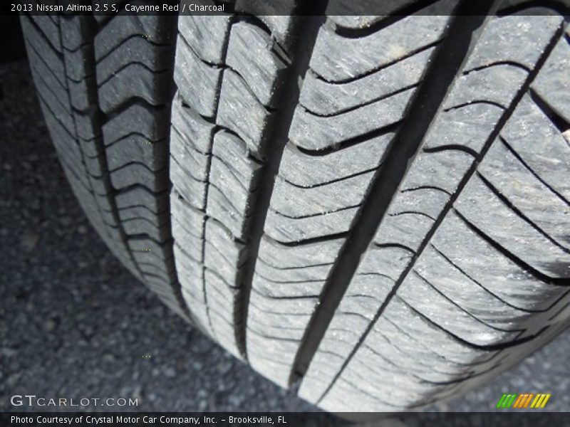 Cayenne Red / Charcoal 2013 Nissan Altima 2.5 S