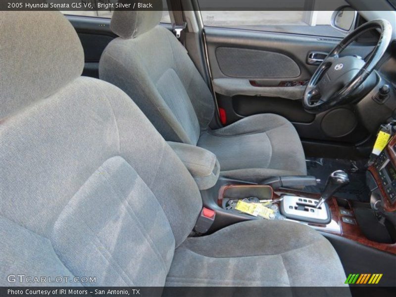 Bright Silver / Black 2005 Hyundai Sonata GLS V6
