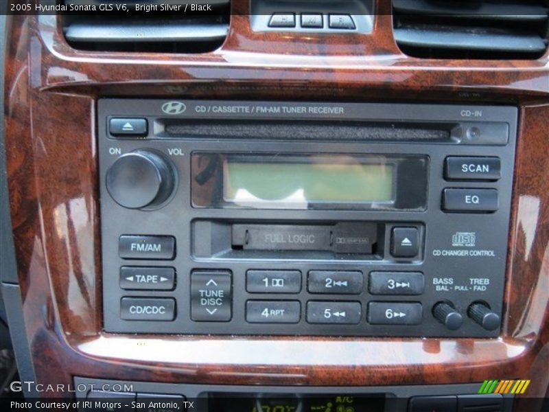 Bright Silver / Black 2005 Hyundai Sonata GLS V6