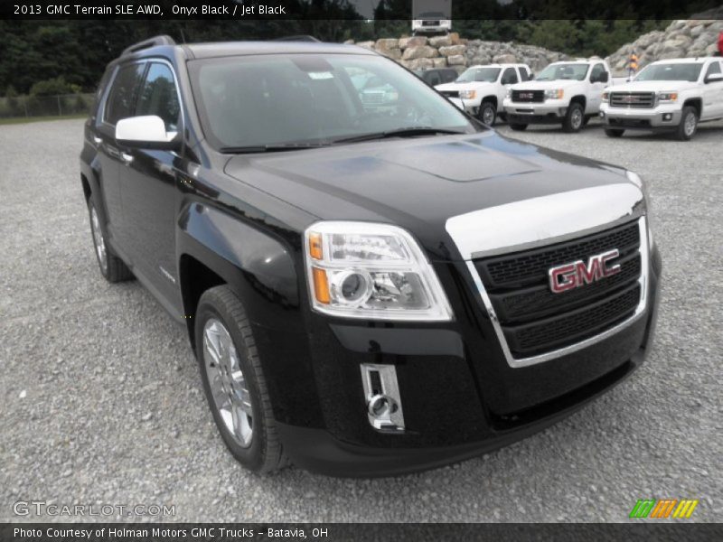 Front 3/4 View of 2013 Terrain SLE AWD