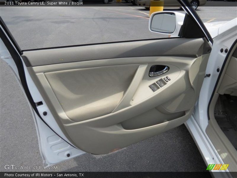 Super White / Bisque 2011 Toyota Camry LE