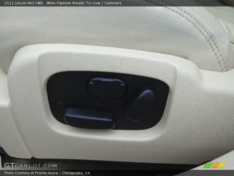 White Platinum Metallic Tri-Coat / Cashmere 2011 Lincoln MKS FWD