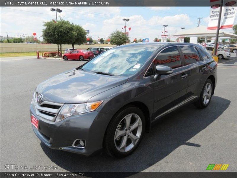 Magnetic Gray Metallic / Light Gray 2013 Toyota Venza XLE