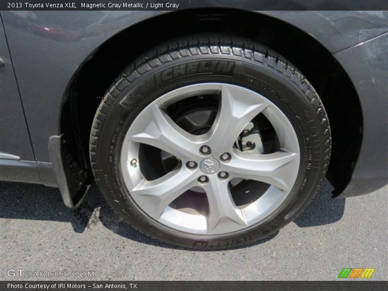 Magnetic Gray Metallic / Light Gray 2013 Toyota Venza XLE