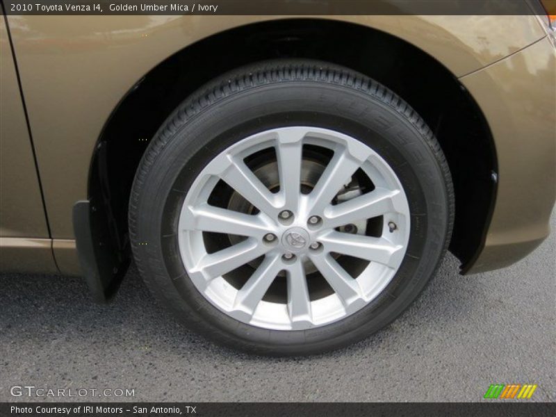 Golden Umber Mica / Ivory 2010 Toyota Venza I4