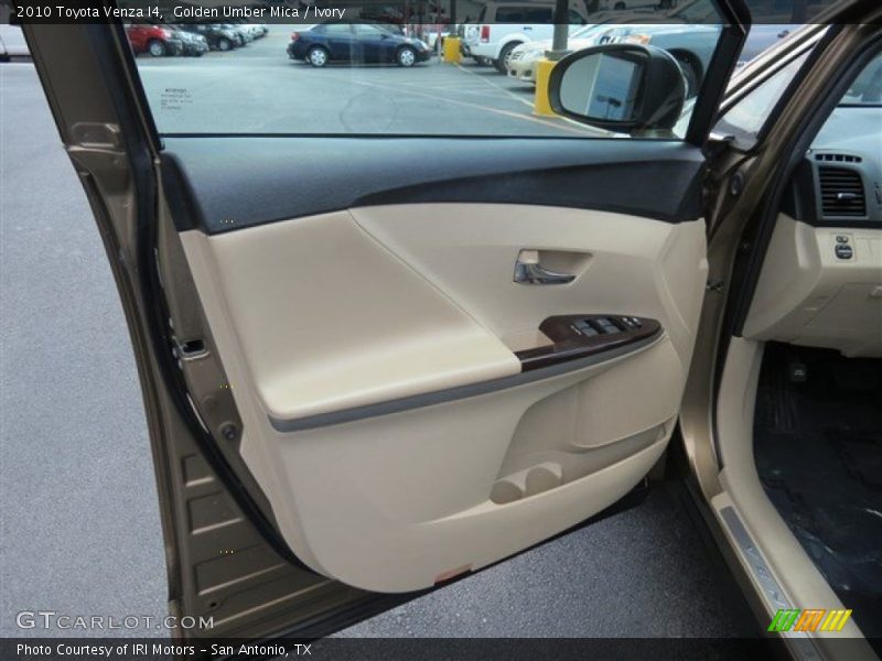Golden Umber Mica / Ivory 2010 Toyota Venza I4