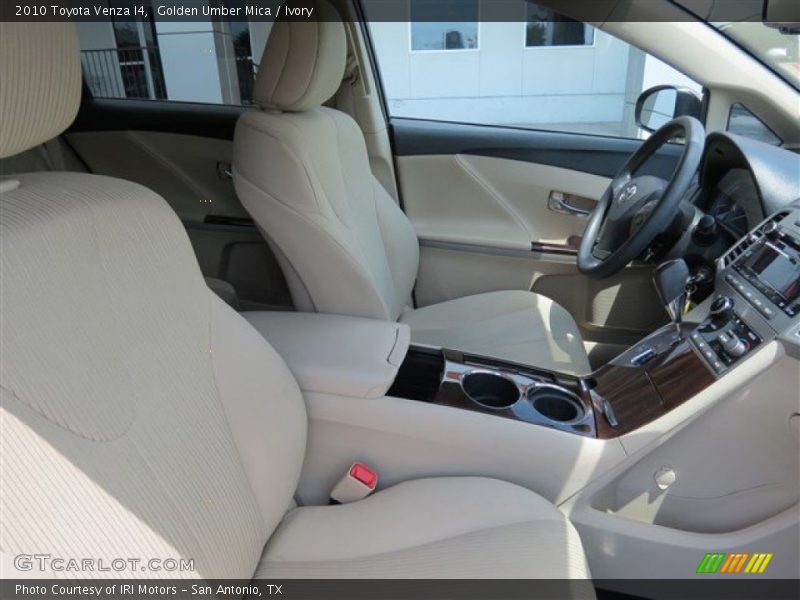 Golden Umber Mica / Ivory 2010 Toyota Venza I4