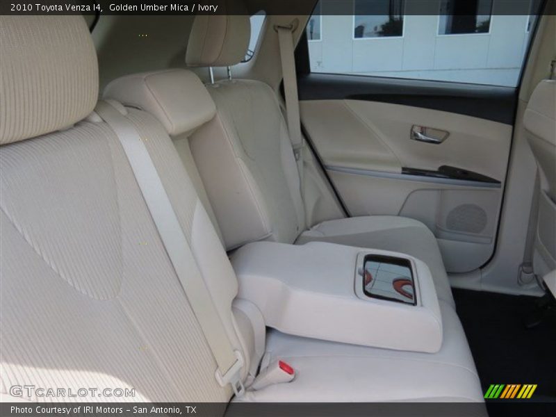 Golden Umber Mica / Ivory 2010 Toyota Venza I4