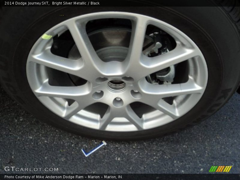 Bright Silver Metallic / Black 2014 Dodge Journey SXT