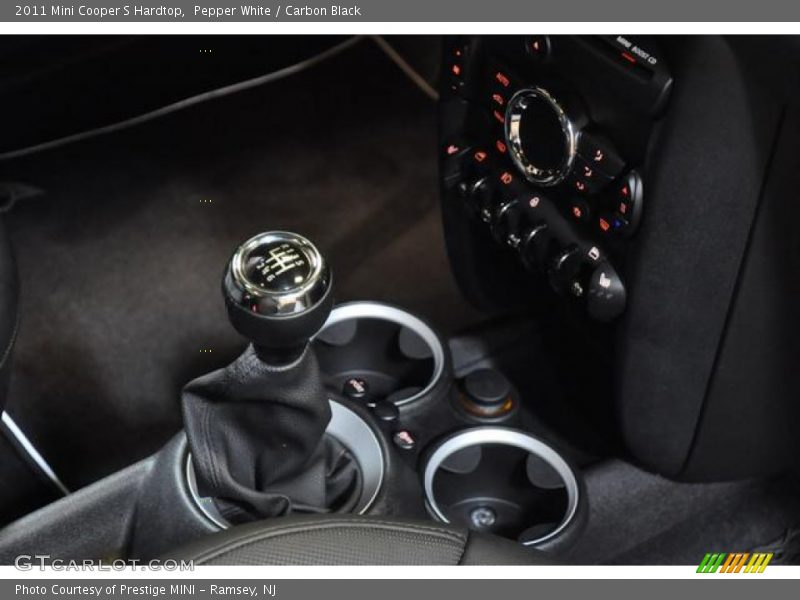 Pepper White / Carbon Black 2011 Mini Cooper S Hardtop