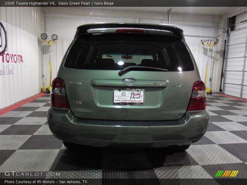 Oasis Green Pearl / Ivory Beige 2006 Toyota Highlander V6