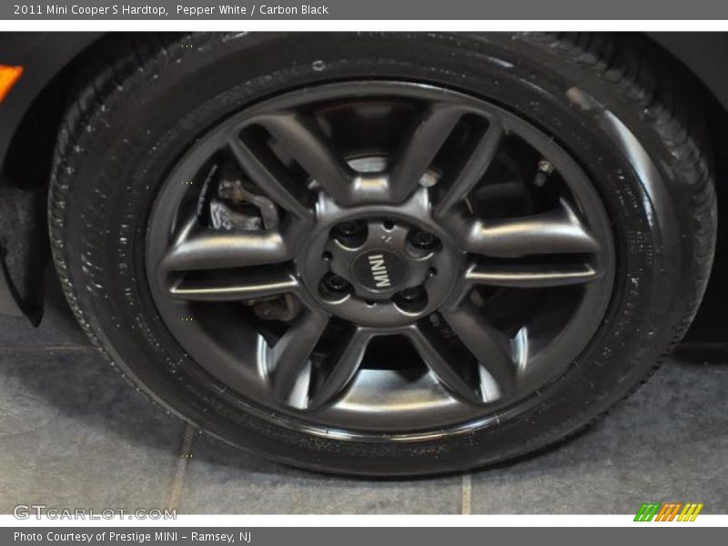 Pepper White / Carbon Black 2011 Mini Cooper S Hardtop