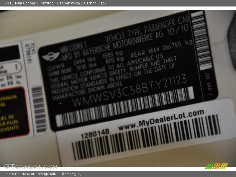 Pepper White / Carbon Black 2011 Mini Cooper S Hardtop