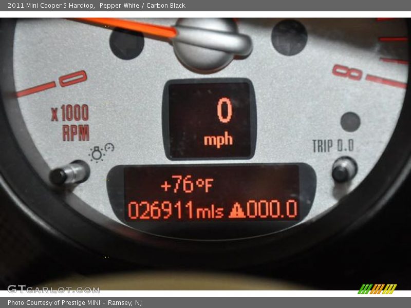 Pepper White / Carbon Black 2011 Mini Cooper S Hardtop