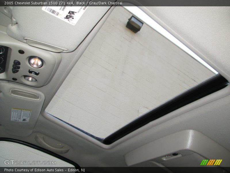 Black / Gray/Dark Charcoal 2005 Chevrolet Suburban 1500 Z71 4x4