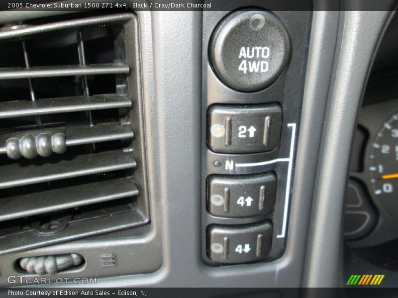 Black / Gray/Dark Charcoal 2005 Chevrolet Suburban 1500 Z71 4x4