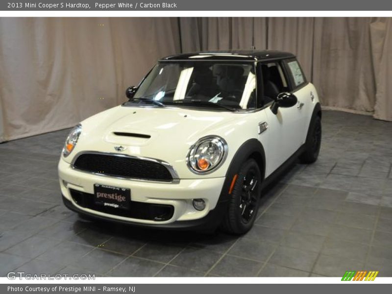 Pepper White / Carbon Black 2013 Mini Cooper S Hardtop