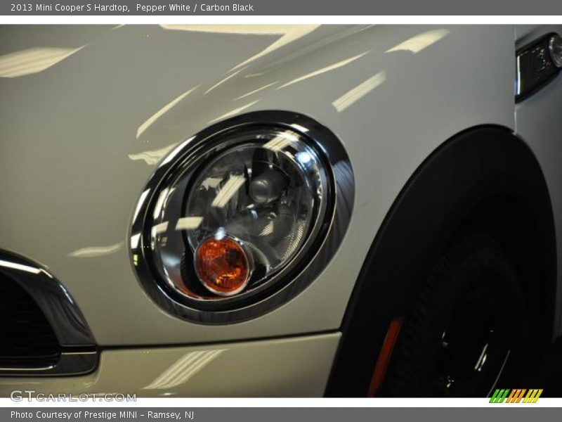 Pepper White / Carbon Black 2013 Mini Cooper S Hardtop